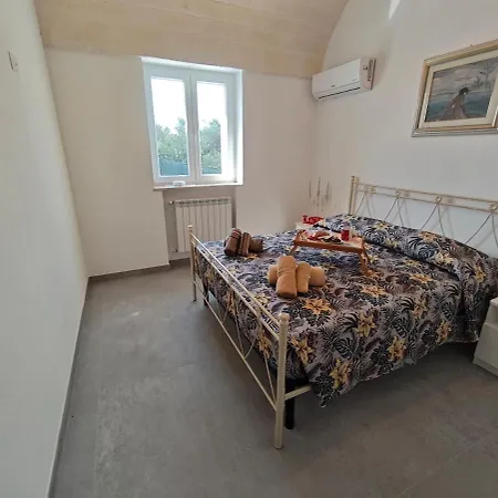 Con Trullo Santo Scalone * 카로비그노