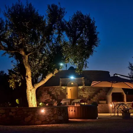 Con Trullo Santo Scalone * 카로비그노